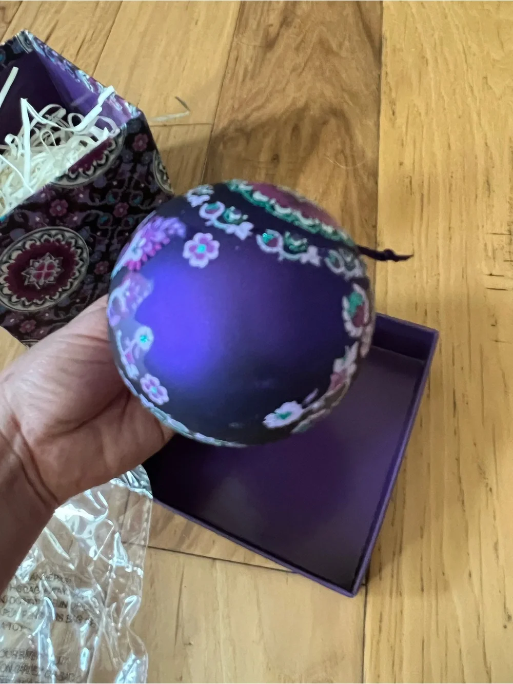 Vera Bradley round vera